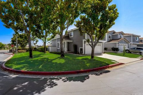 6681 Bradford Ct, Chino, CA 91710-4282