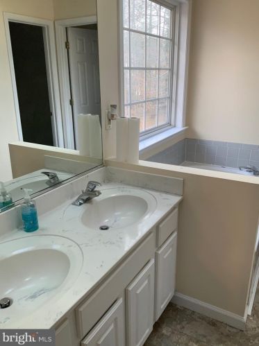 3601 Overview Dr, Fredericksburg VA  22408-8758 exterior