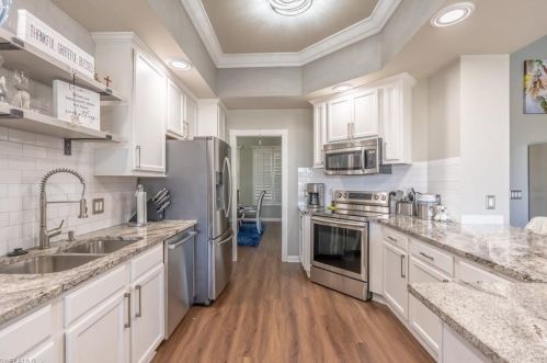 8506 Deimille Ct, Naples FL  34114-2712 exterior