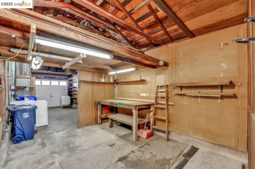 16032 Via Descanso, San Lorenzo CA  94580-2412 exterior