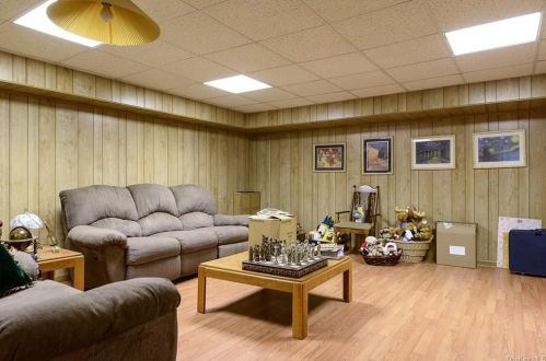 5 Hudson Watch Dr, Crotonville NY  10562-2439 exterior