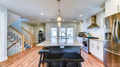 5 Fort Ave, Pelican Island NJ  08751-1512 exterior