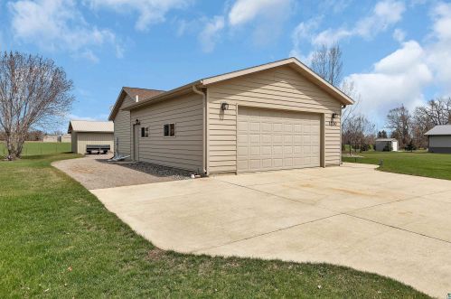 1730 Mill St, Paynesville, MN 56362-4533