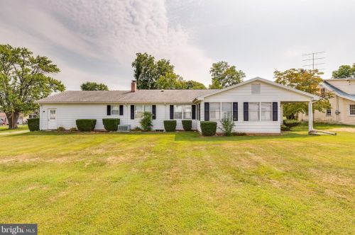 147 Euclid Ave, Charles Town WV  25414-1111 exterior