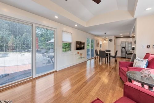 845 Vosseller Ave, Martinsville NJ  08836-2387 exterior