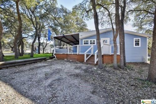 437 Rangeland Rd, Blanco, TX 78606-5066