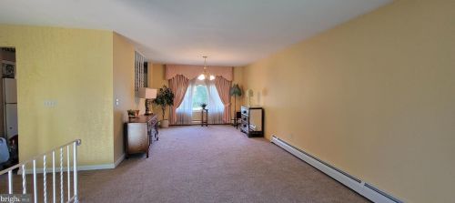 945 Meade Ct, Hazle Township, PA 18201-1954