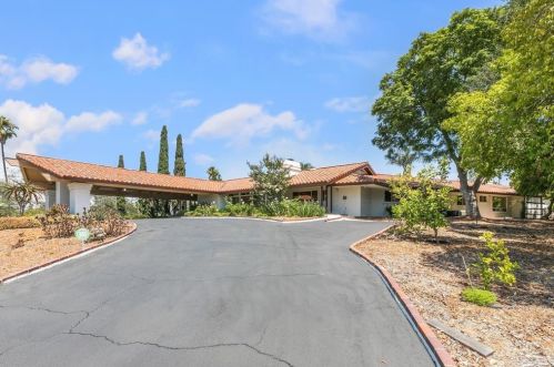 4711 La Rueda Dr, La Mesa, CA 91941-5748