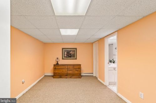 30 Greenfield Ave, Trenton NJ  08648-3828 exterior