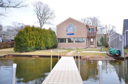 26 Birch St, Waterbury CT  06704-3806 exterior