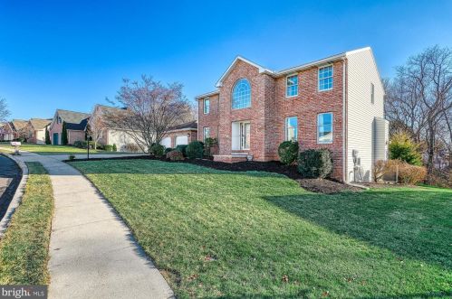 56 Sherwood Cir, West Enola PA  17025-1840 exterior