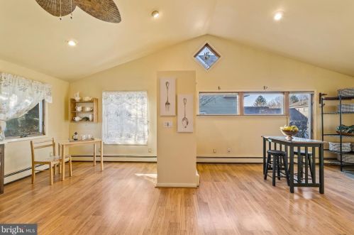 30 Greenfield Ave, Trenton NJ  08648-3828 exterior