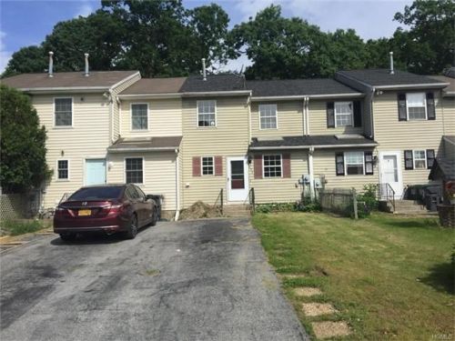 208 Blake Rd, Maybrook, NY 12543-1132