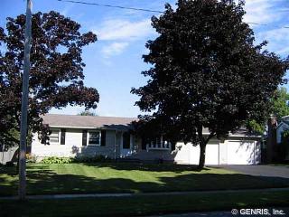 64 Shore Vista Dr, Rochester, NY 14612-1214