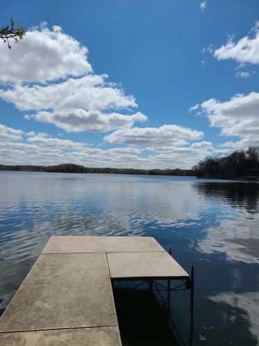 21199 Elkview Cir, Richmond, MN 56368-7305