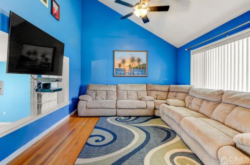 28 Island Dr, Old Bridge NJ  08857-2518 exterior