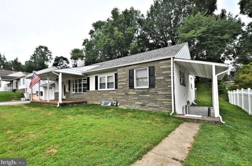 215 Tyler Rd, Norristown, PA 19406-2413