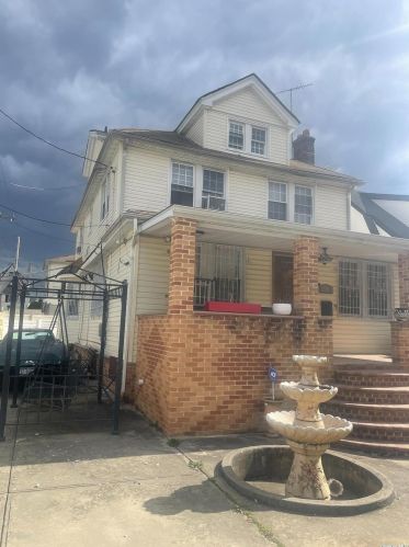 19218 109th Ave, Jamaica, NY 11412-1128
