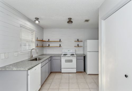 1018 Rockport Dr, Fort Walton Beach FL  32547-3847 exterior