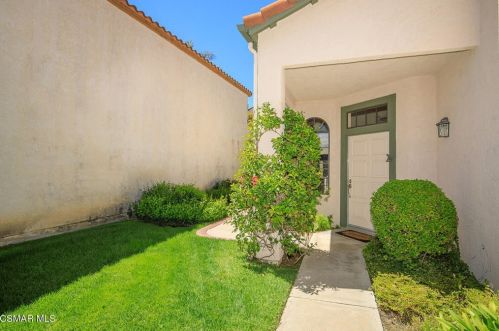 835 Links View Dr, Simi Valley, CA 93065-6656
