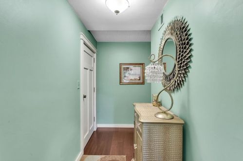 701 Camelot Dr, Pittsburgh PA  15237-4979 exterior