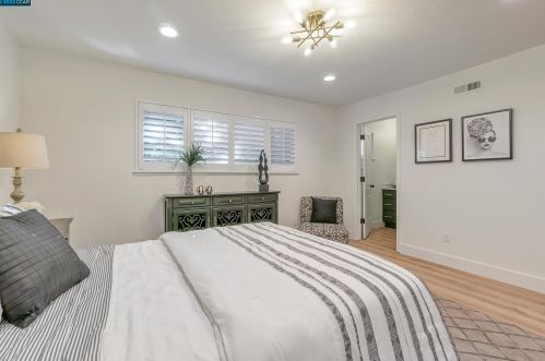 1177 Coad Ct, West Pittsburg CA  94565-6204 exterior