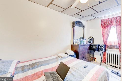 6617 Guyer Ave, Philadelphia PA 19153-2406 exterior