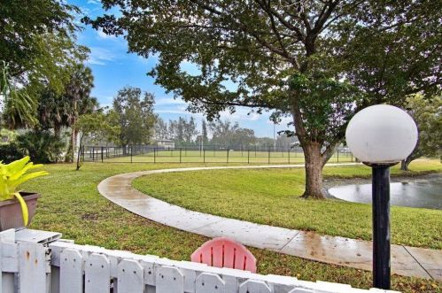 236 Foxtail Dr, West Palm Beach, FL 33415-6195