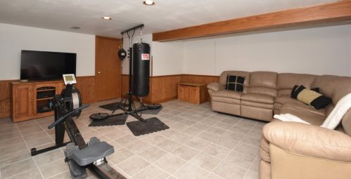 4902 Kinnickinnic Riv Pkwy, Milwaukee WI 53219-3277 exterior