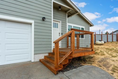 27660 Poppy Dr, Willits, CA 95490-9057