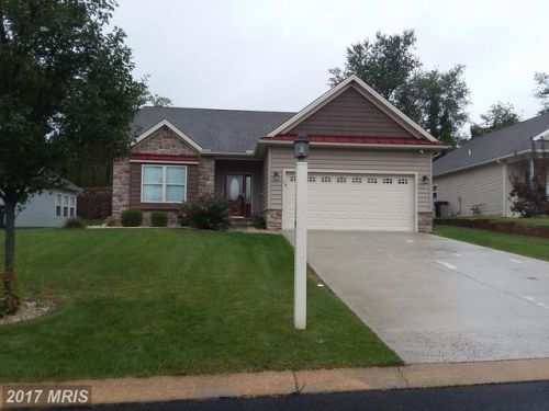 9 Colonial Ct, Lees Cross Roads, PA 17257-9588