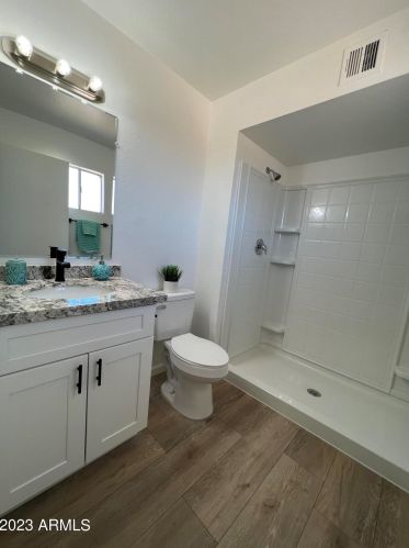 10026 47th Ave, Glendale AZ 85304-4427 exterior