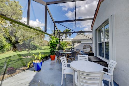 11652 Castellon Ct, Boynton Beach FL  33437-4085 exterior
