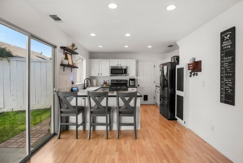 2825 Stone Ter, Modesto CA  95355-9189 exterior