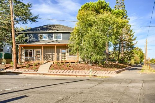 903 Bellview Ave, Ashland, OR 97520-3603