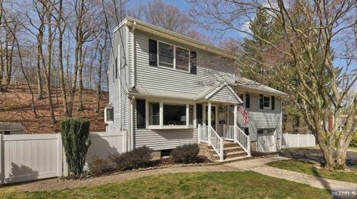104 Grove St, Oakland, NJ 07436-2507
