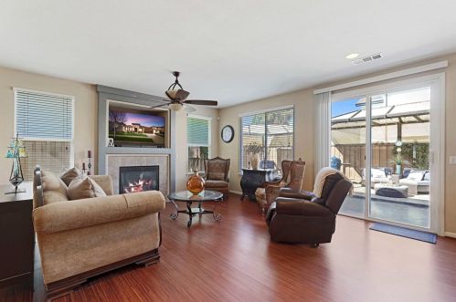 767 Red Barn Pl, Lathrop CA  95330-8975 exterior