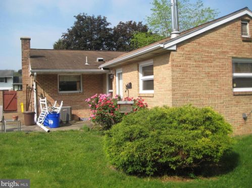 129 Winston Dr, Navy Sup Dpt, PA 17055-3531