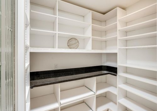 368 Fontainbleau Ter, Los Altos CA  94022-2229 exterior