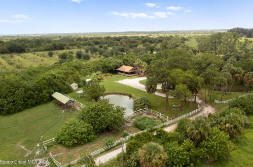 7290 53rd St, Vero Beach, FL 32967-5837
