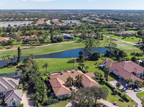 4701 Oak Leaf Dr, Naples, FL 34119-8575