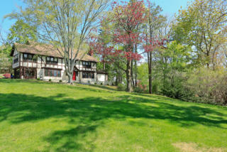 566 Fort Hill Rd, Scarsdale, NY 10583-2432