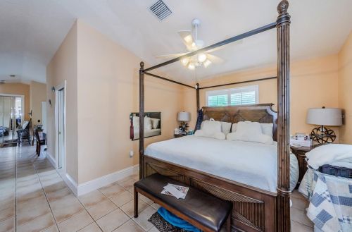 4832 Sunset Blvd, Port Richey FL  34668-6443 exterior