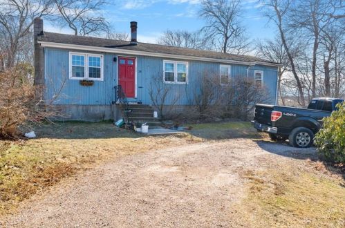 28 Azalea Rd, South Kingstown, RI 02882-2531