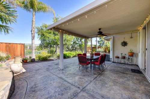 392 Illsley Way, Folsom CA  95630-8427 exterior