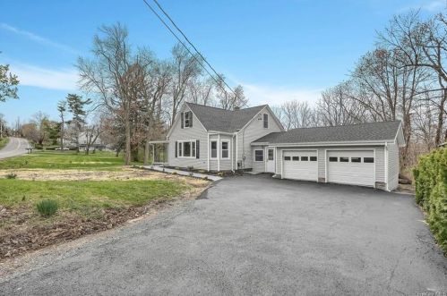 166 Osborne Hill Rd, Fishkill, NY 12524-2515