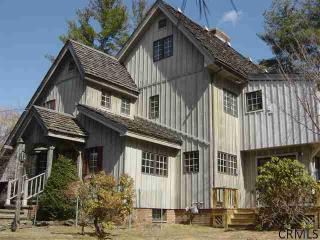 14 Adriance Ln, Bethlehem, NY 12054-1630