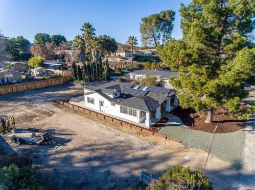 143 Vine St, Lake Nacimiento CA  93446-3736 exterior