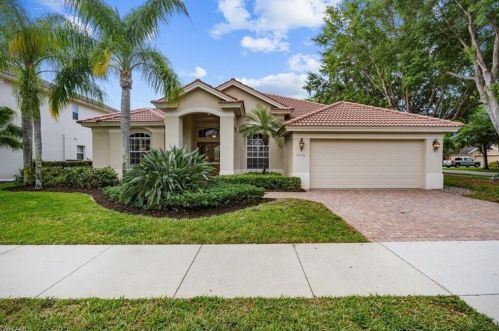 7116 Sugar Magnolia Cir, Naples, FL 34109-7834