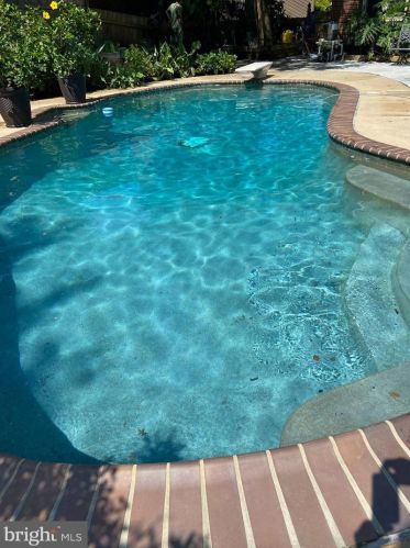 1331 Westminster Dr, Downingtown PA  19335-3652 exterior